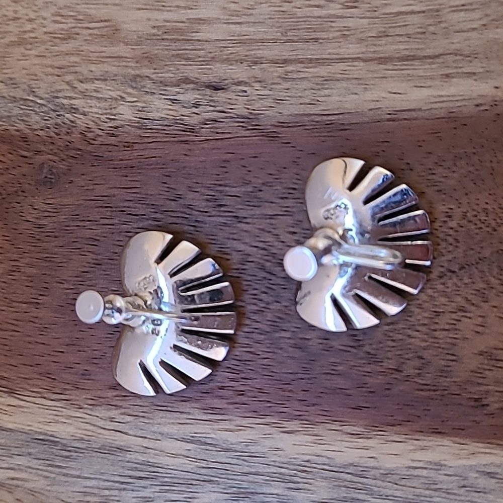 Vintage Crystal Non Pierced Earrings - Picture 6 of 8